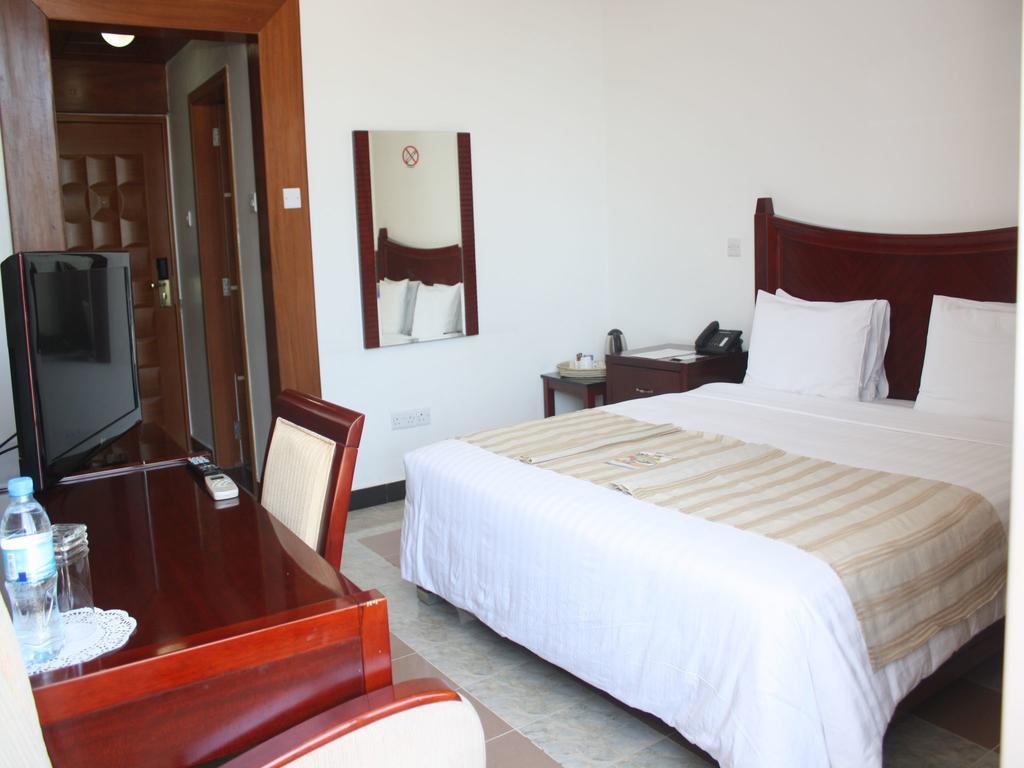 Peacock Hotel Dar es Salaam Phòng bức ảnh